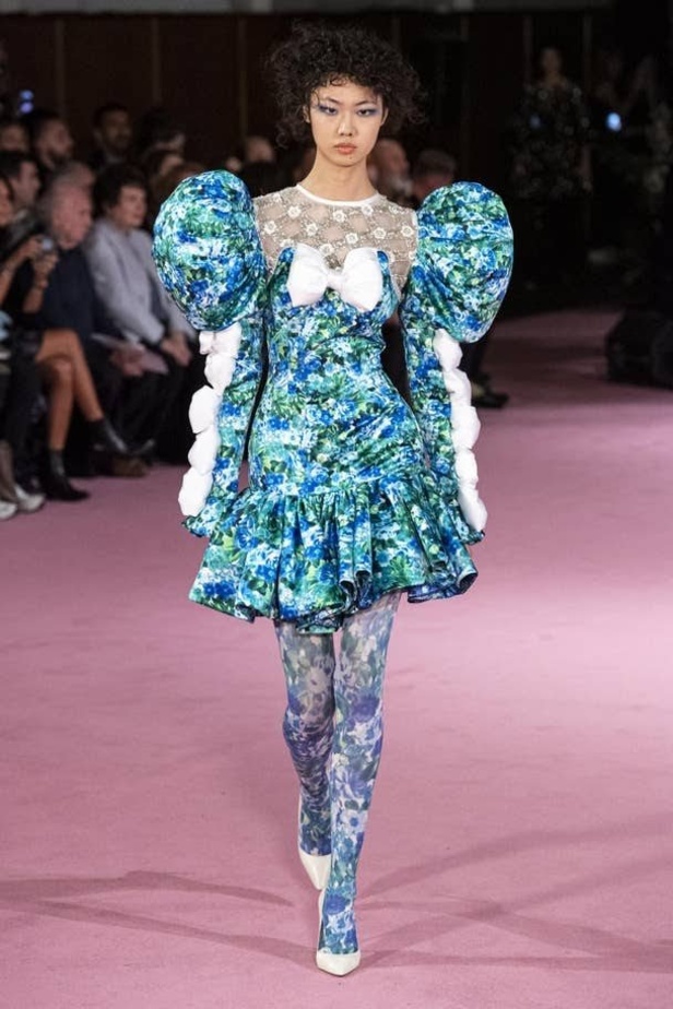 اسبوع الموضة في لندن 2019  مجموعة RICHARD QUINN للأزياء  لربيع وصيف 2020