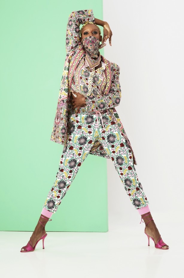 عرض ازياء ALICE AND OLIVIA BY STACEY BENDET في نيويورك لموسم ربيع وصيف 2021