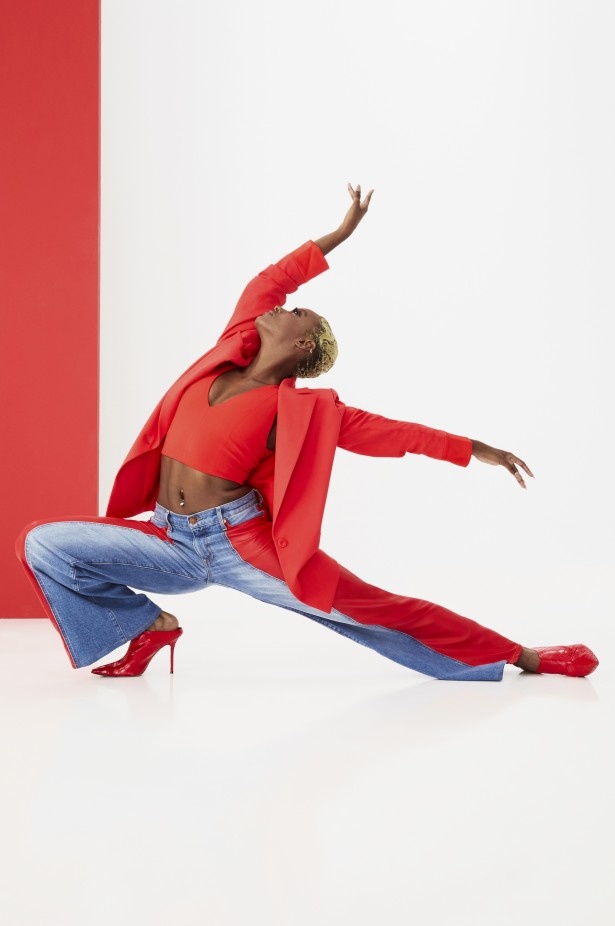 عرض ازياء ALICE AND OLIVIA BY STACEY BENDET في نيويورك لموسم ربيع وصيف 2021