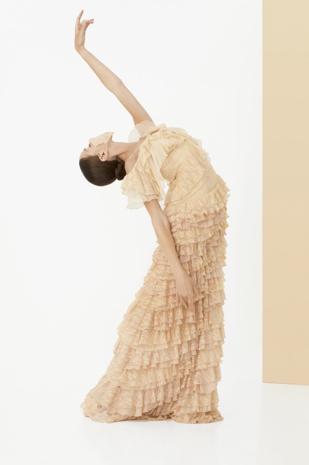 عرض ازياء ALICE AND OLIVIA BY STACEY BENDET في نيويورك لموسم ربيع وصيف 2021