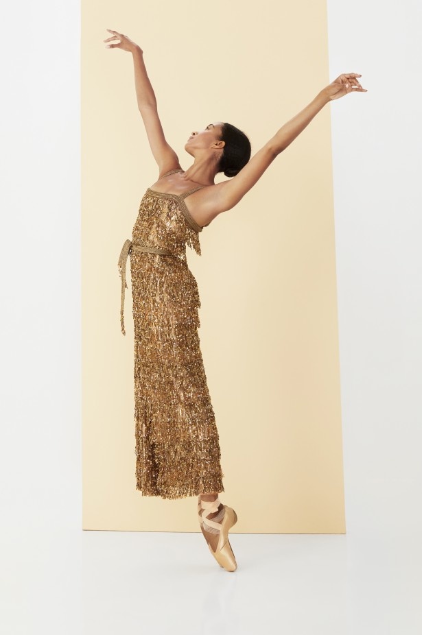 عرض ازياء ALICE AND OLIVIA BY STACEY BENDET في نيويورك لموسم ربيع وصيف 2021