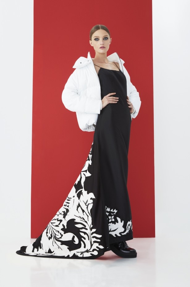 عرض ازياء ALICE AND OLIVIA BY STACEY BENDET في نيويورك لموسم ربيع وصيف 2021