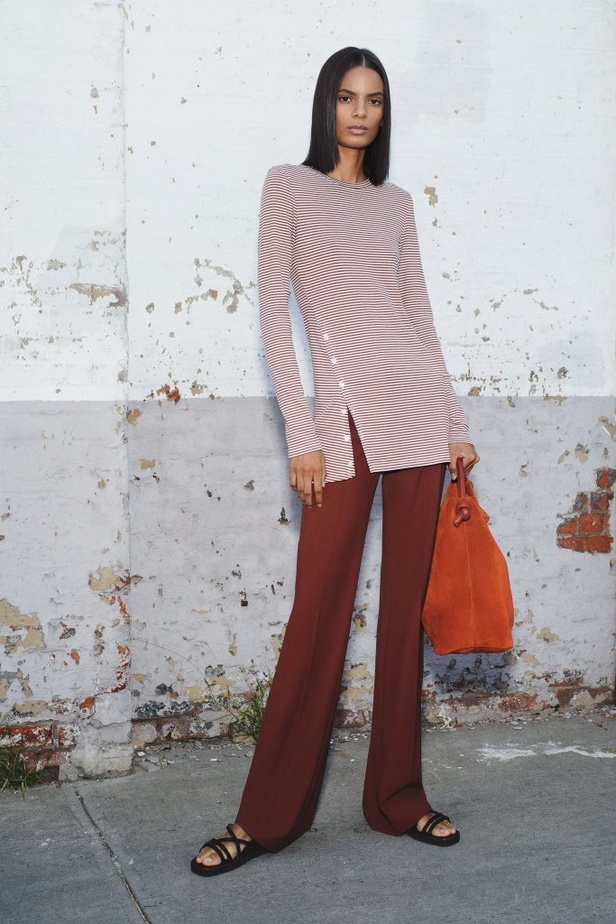 عرض ازياء Theory في نيويورك لموسم ربيع وصيف 2020