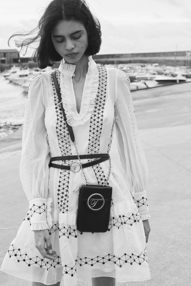 عرض ازياء تمبرلي لندن Temperley London لربيع وصيف 2021 من اسبوع الموضة في لندن