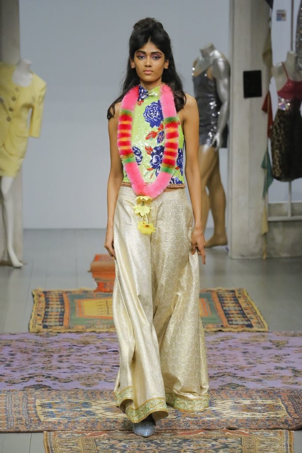 مجموعة Ashish للألبسة الجاهزة لخريف و شتاء 2018