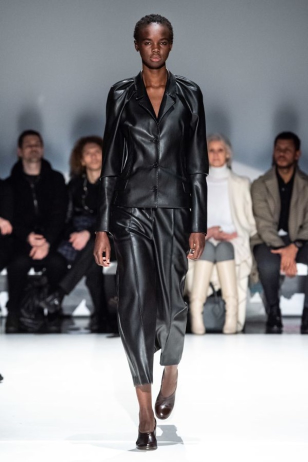 مجموعة Chalayan  للألبسة الجاهزة لخريف 2019