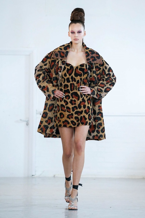 ازياء ASHISH الجاهزة من اسبوع الموضة في لندن لخريف وشتاء2020-2021