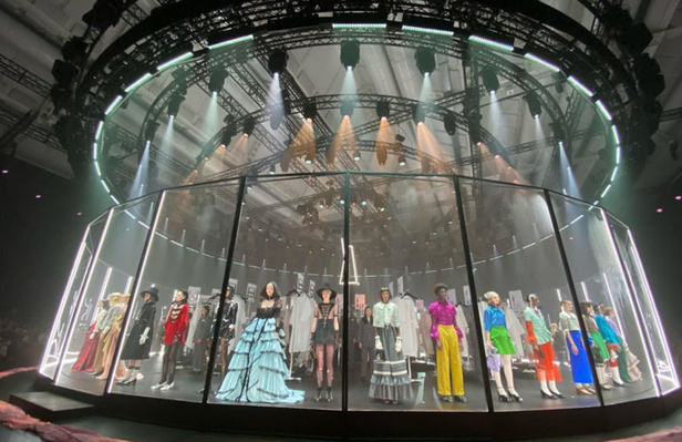 عرض ازياء دار GUCCI لخريف وشتاء 2020-2021 مباشرة من ميلانو 