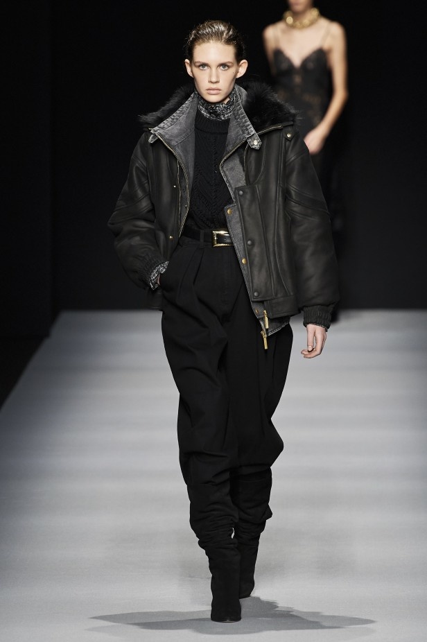 مجموعة Alberta Ferretti الفاخرة خلال اسبوع الموضة في ميلانو لخريف وشتاء 2020-2021