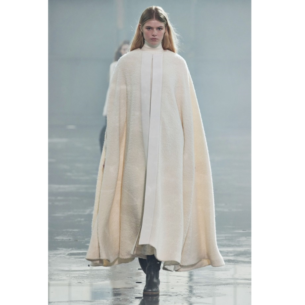 عرض ازياء مجموعة Gabriela Hearst لموسم خريف وشتاء 2021 من اسبوع الموضة في نيويورك