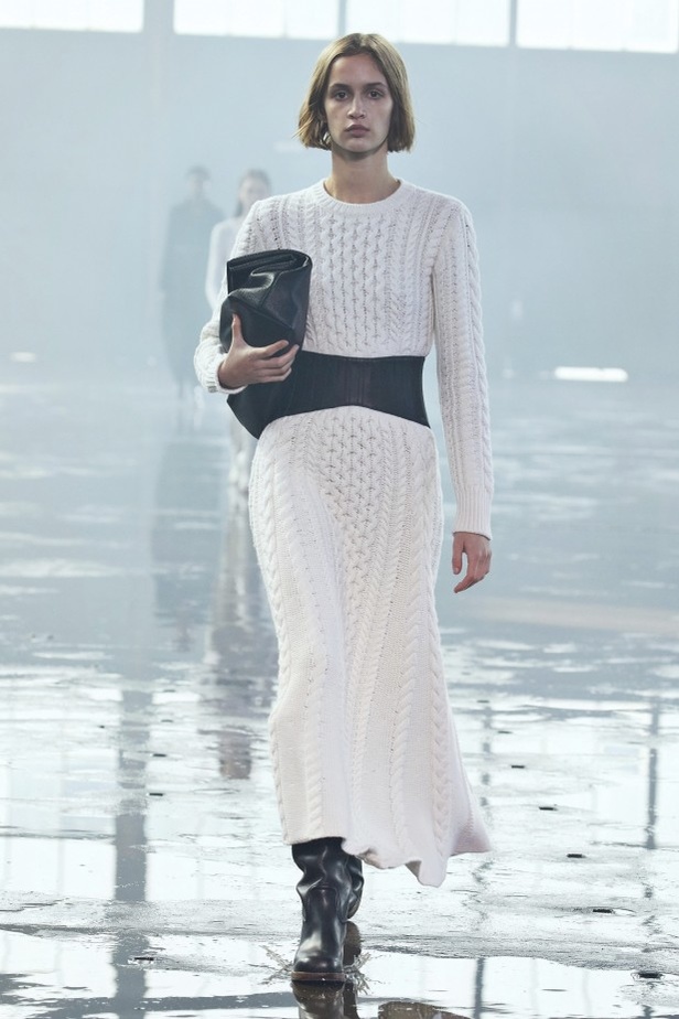 عرض ازياء مجموعة Gabriela Hearst لموسم خريف وشتاء 2021 من اسبوع الموضة في نيويورك