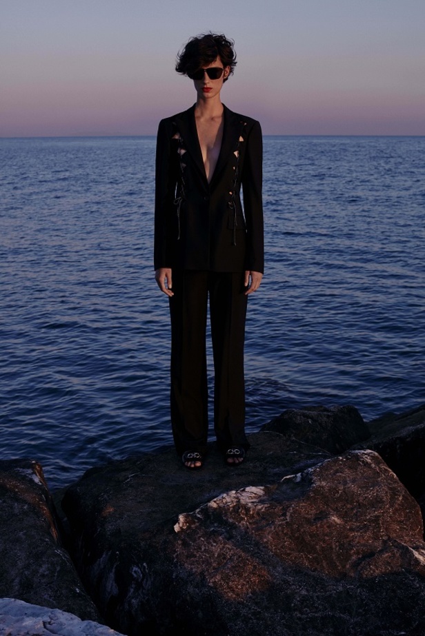 عرض ازياء دار Salvatore Ferragamo مجموعة ما قبل ربيع 2021