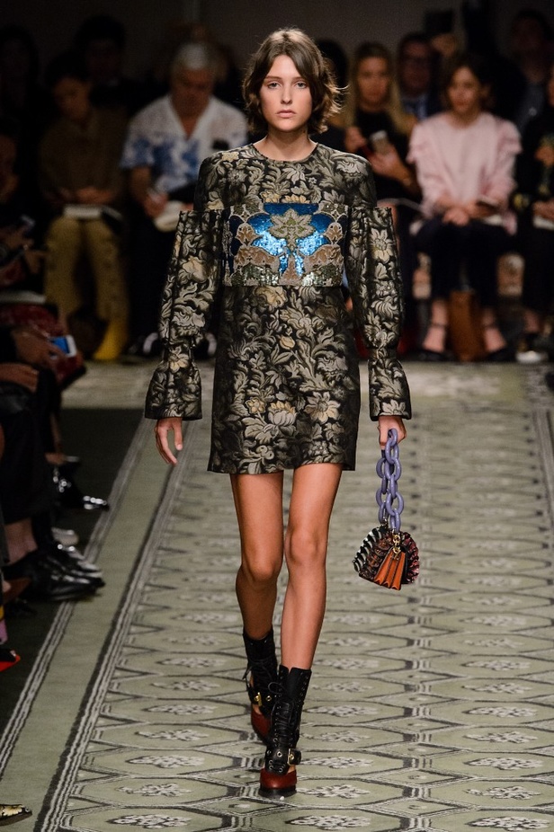 مجموعة “بربري” لموسم خريف وشتاء 2016-2017 من منصة العرض الى الاسواق فورا