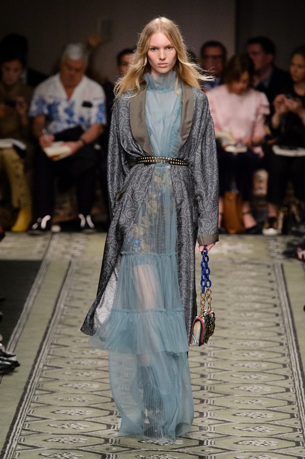 مجموعة “بربري” لموسم خريف وشتاء 2016-2017 من منصة العرض الى الاسواق فورا