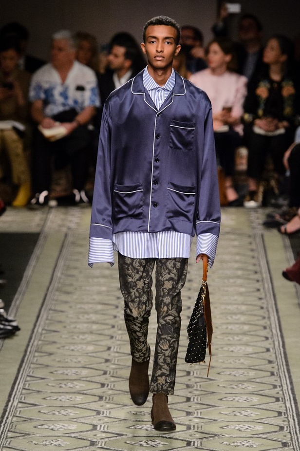 مجموعة “بربري” لموسم خريف وشتاء 2016-2017 من منصة العرض الى الاسواق فورا