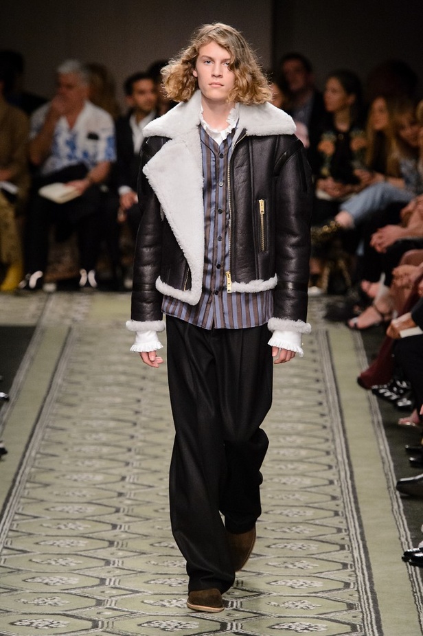 مجموعة “بربري” لموسم خريف وشتاء 2016-2017 من منصة العرض الى الاسواق فورا