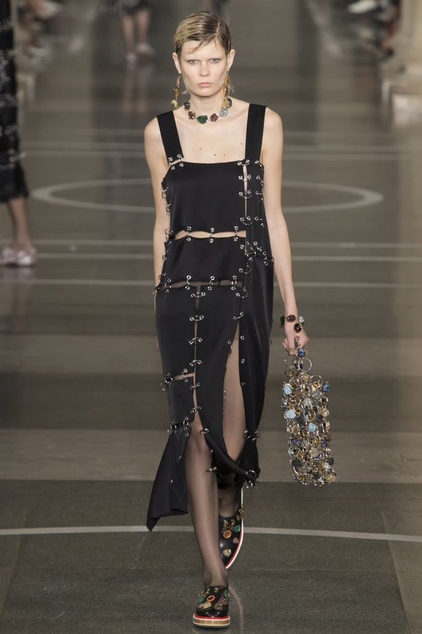 مجموعة Christopher Kane لربيع وصيف 2017