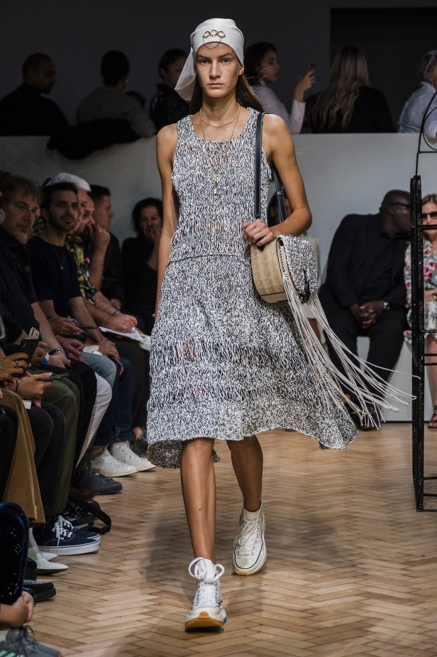 مجموعة جاي دبليو اندرسون لموسم ربيع وصيف 2019