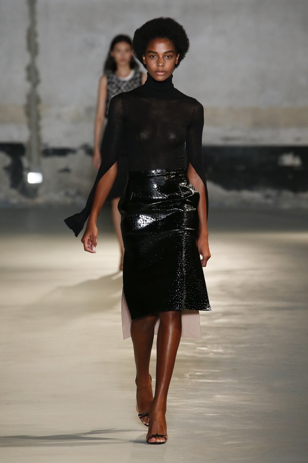 مجموعة No. 21 للأزياء الجاهزة لربيع وصيف ٢٠١٩ !