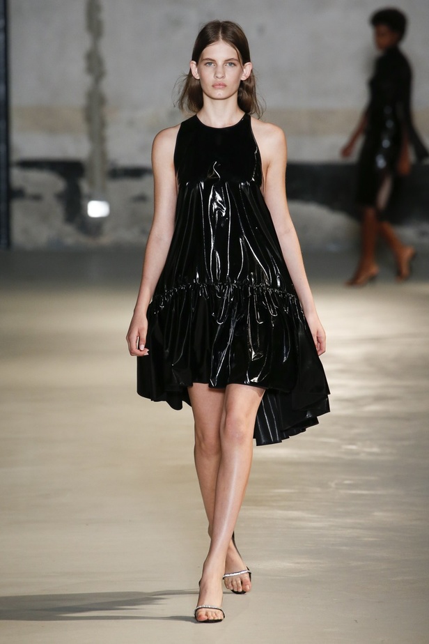 مجموعة No. 21 للأزياء الجاهزة لربيع وصيف ٢٠١٩ !