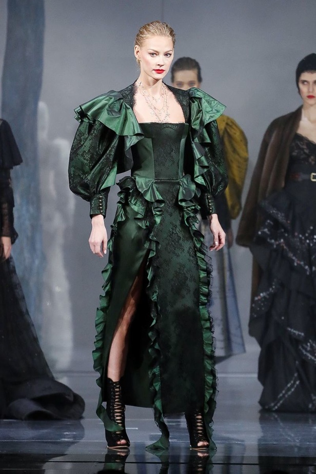 مجموعة الألبسة الراقية من ULYANA SERGEENKO لربيع 2019