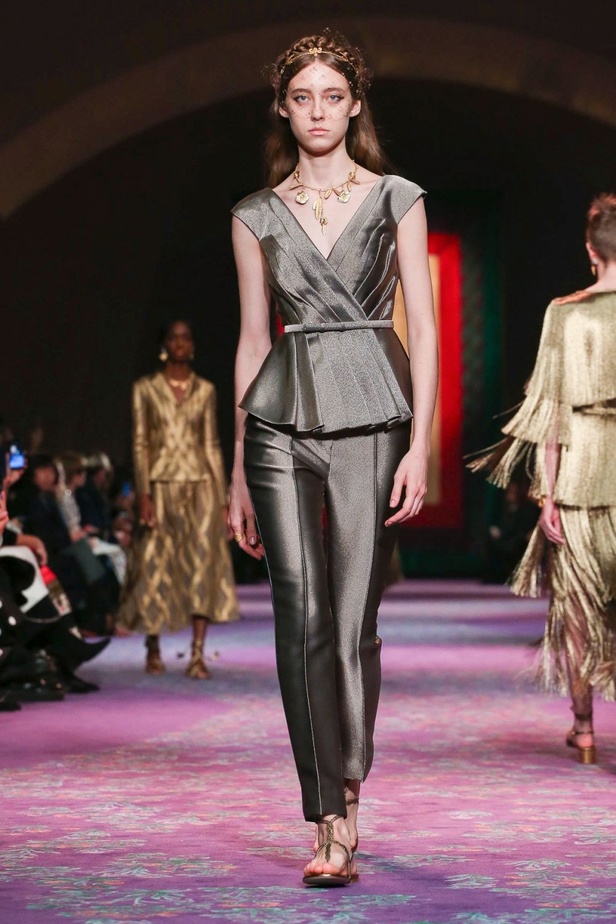 عرض ازياء Dior ديور لـ haute couture ربيع وصيف 2020