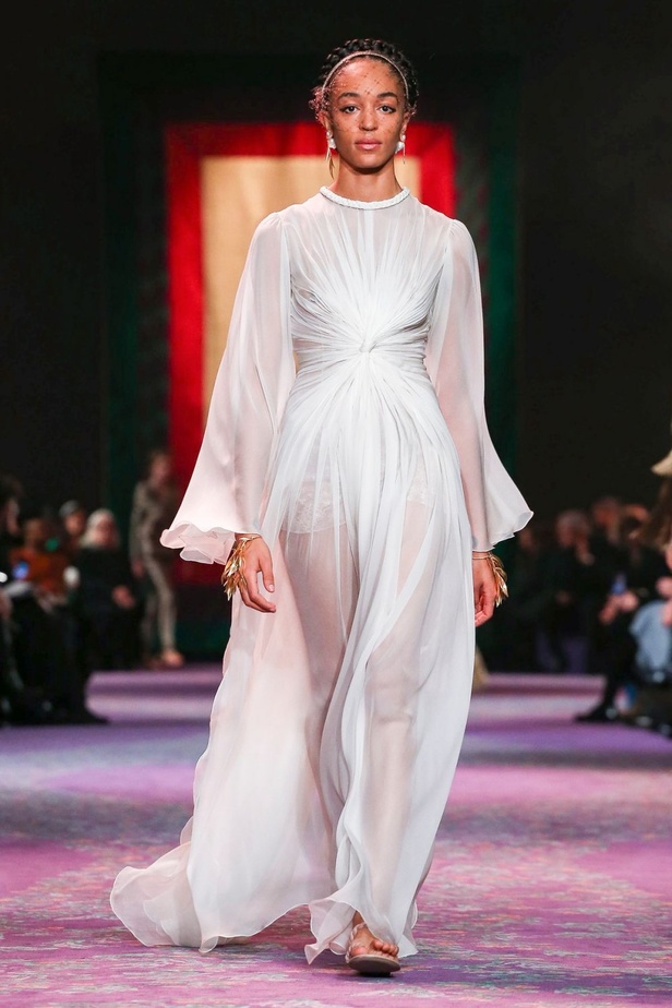 عرض ازياء Dior ديور لـ haute couture ربيع وصيف 2020