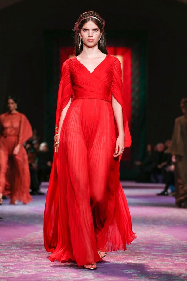 عرض ازياء Dior ديور لـ haute couture ربيع وصيف 2020