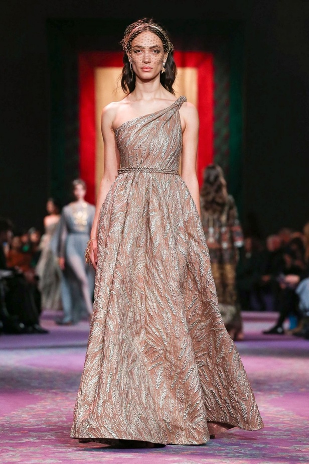 عرض ازياء Dior ديور لـ haute couture ربيع وصيف 2020