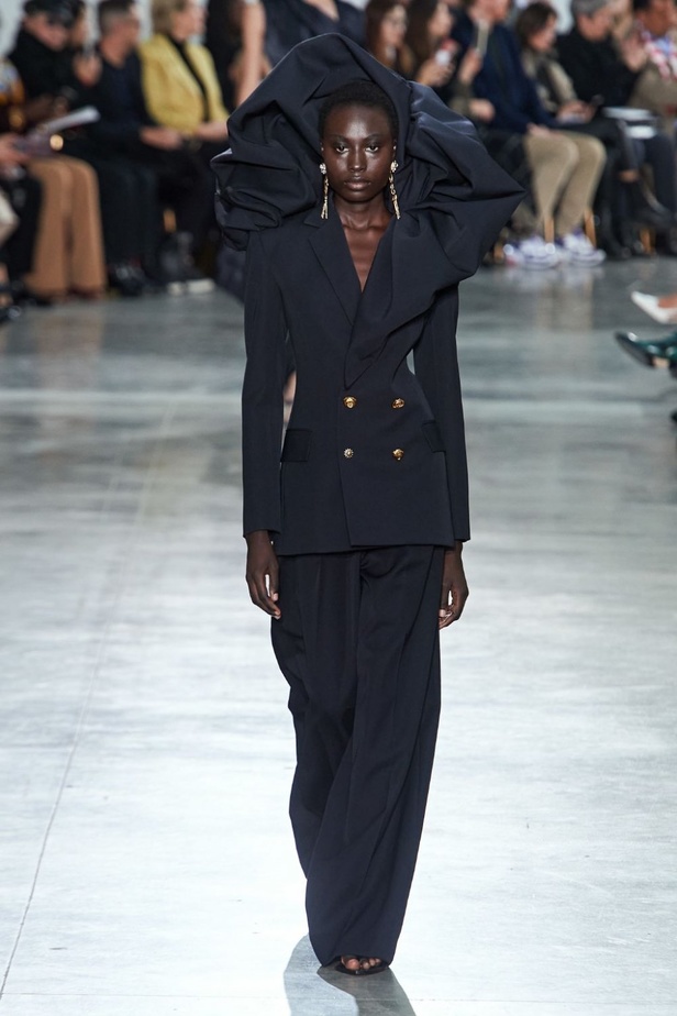 عرض ازياء سكياباريلي haute couture ربيع وصيف 2020 