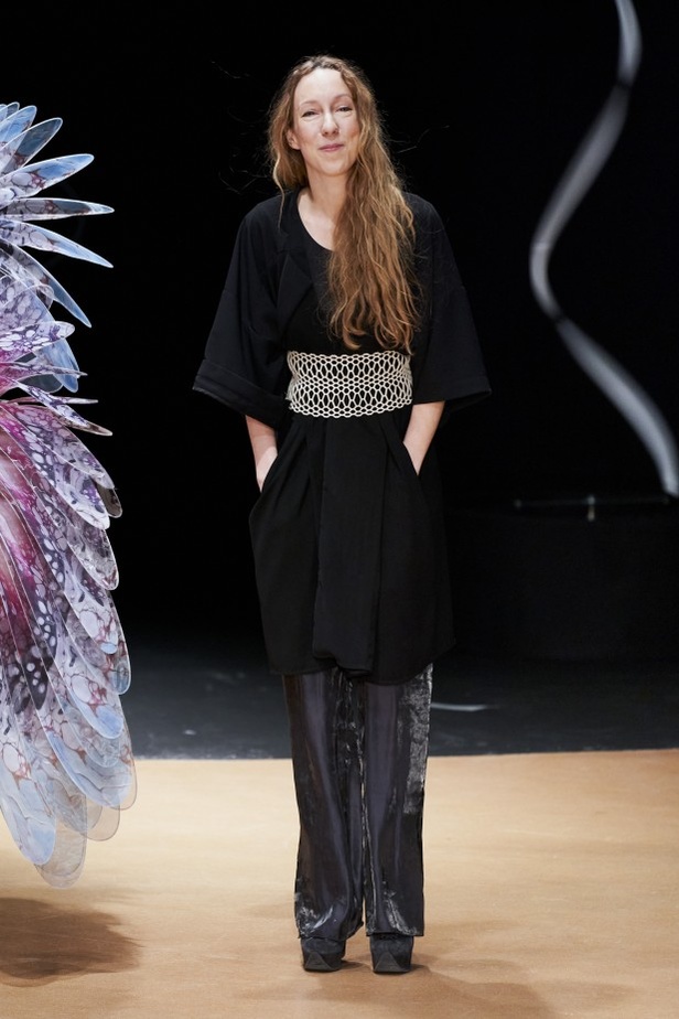 عرض ازياء haute couture من Iris Van Herpen لربيع وصيف 2020
