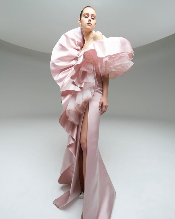 عرض مجموعة Giambattista Valli للأزياء الراقية 2020