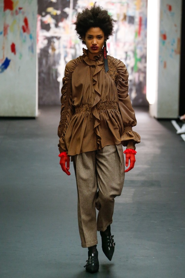 عرض أزياء برين لموسم خريف وشتاء 2017