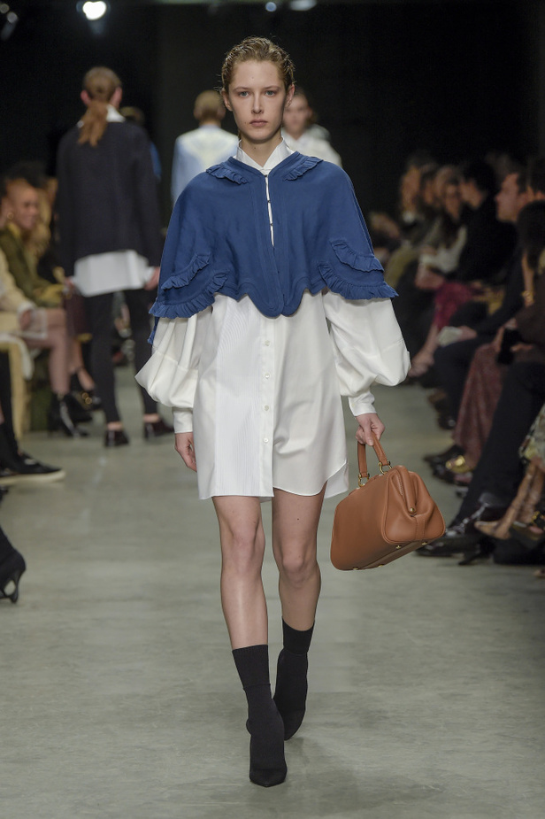 عرض أزياء بربري لموسم خريف وشتاء 2017