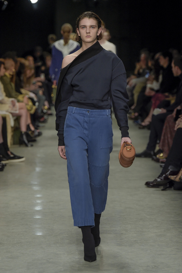 عرض أزياء بربري لموسم خريف وشتاء 2017