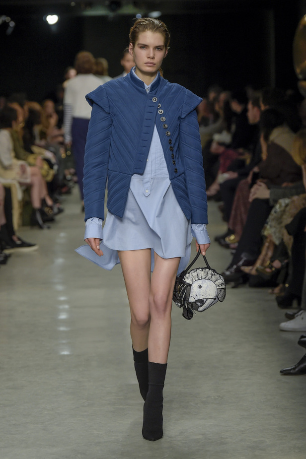 عرض أزياء بربري لموسم خريف وشتاء 2017