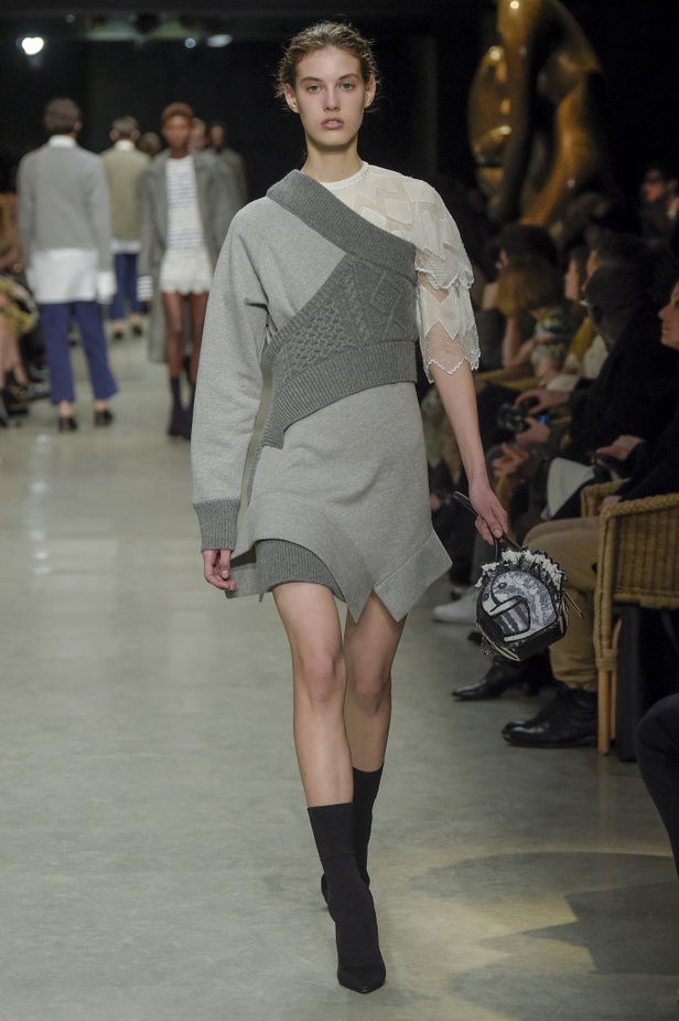 عرض أزياء بربري لموسم خريف وشتاء 2017