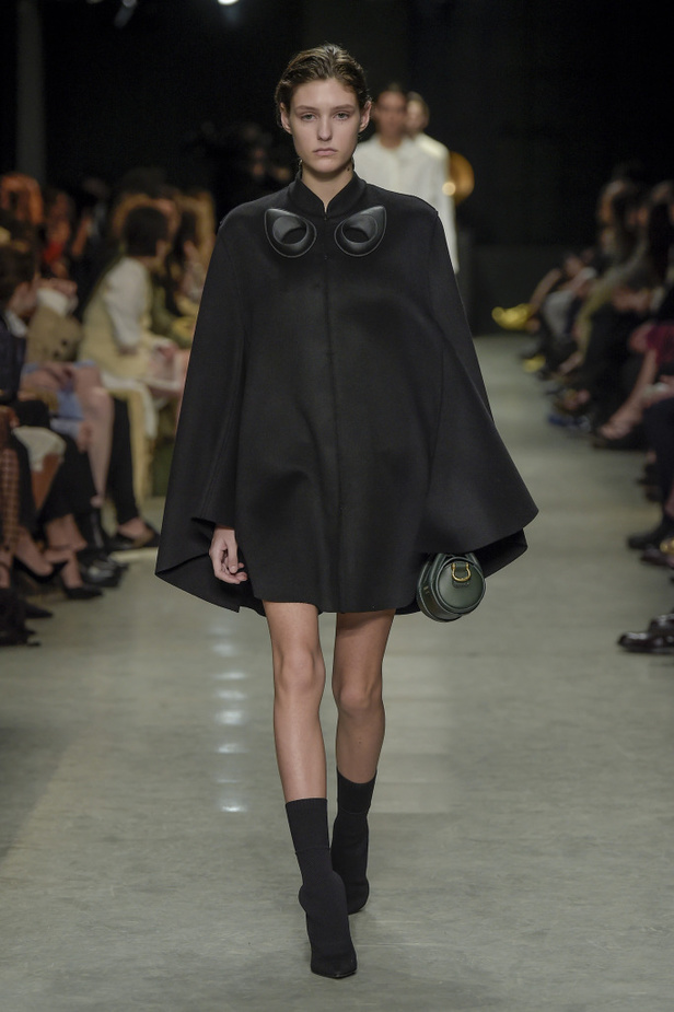 عرض أزياء بربري لموسم خريف وشتاء 2017