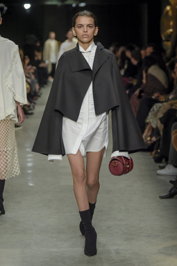 عرض أزياء بربري لموسم خريف وشتاء 2017