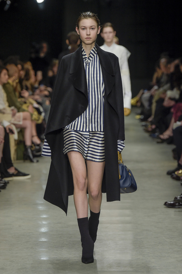 عرض أزياء بربري لموسم خريف وشتاء 2017