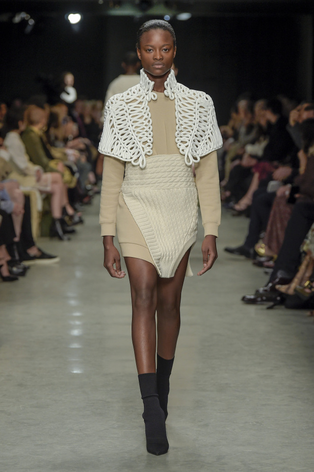 عرض أزياء بربري لموسم خريف وشتاء 2017