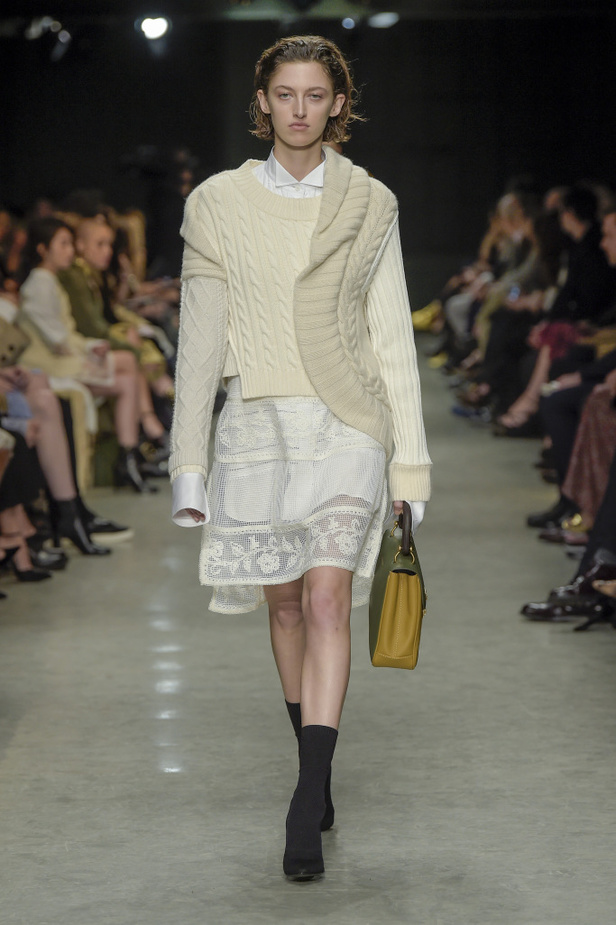 عرض أزياء بربري لموسم خريف وشتاء 2017