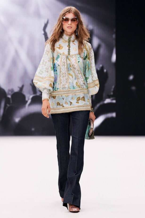 عرض ازياء مجموعة Zimmerman لصيحات موسم خريف وشتاء 2021 من اسبوع الموضة في نيويورك