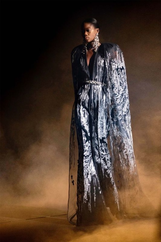 مجموعة ازياء ايلي صعب للهوت كوتور ربيع وصيف 2021