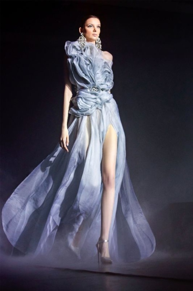 مجموعة ازياء ايلي صعب للهوت كوتور ربيع وصيف 2021