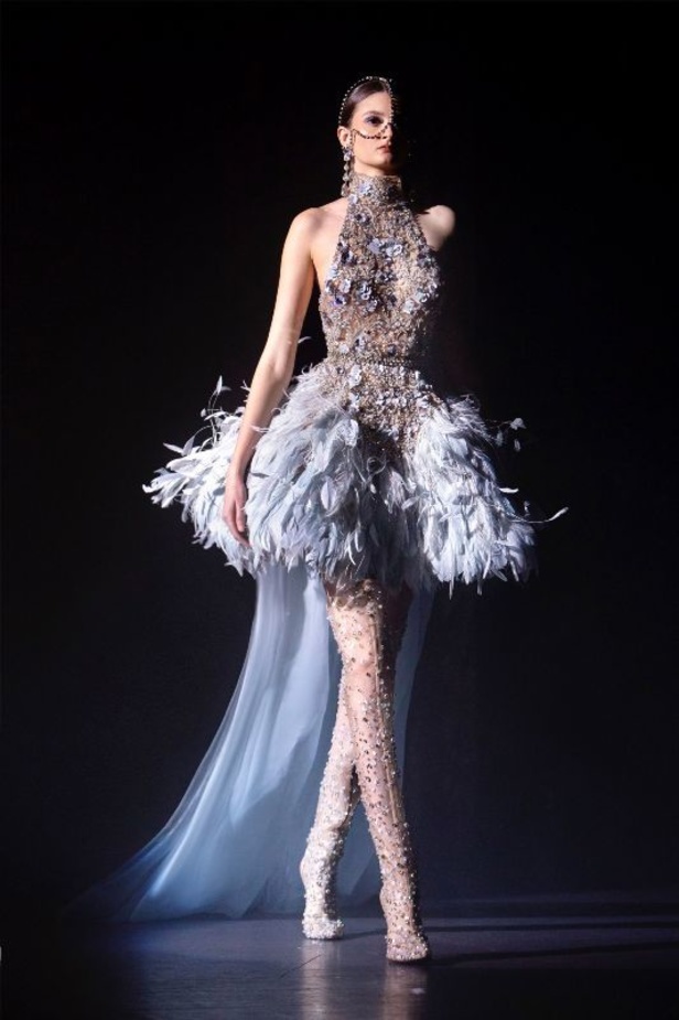 مجموعة ازياء ايلي صعب للهوت كوتور ربيع وصيف 2021