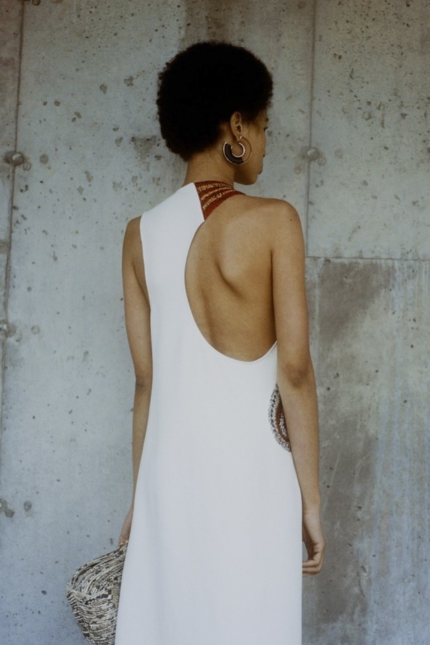 إيلا إمهوف تظهر للمرة الأولى في عرض أزياء Proenza Schouler 