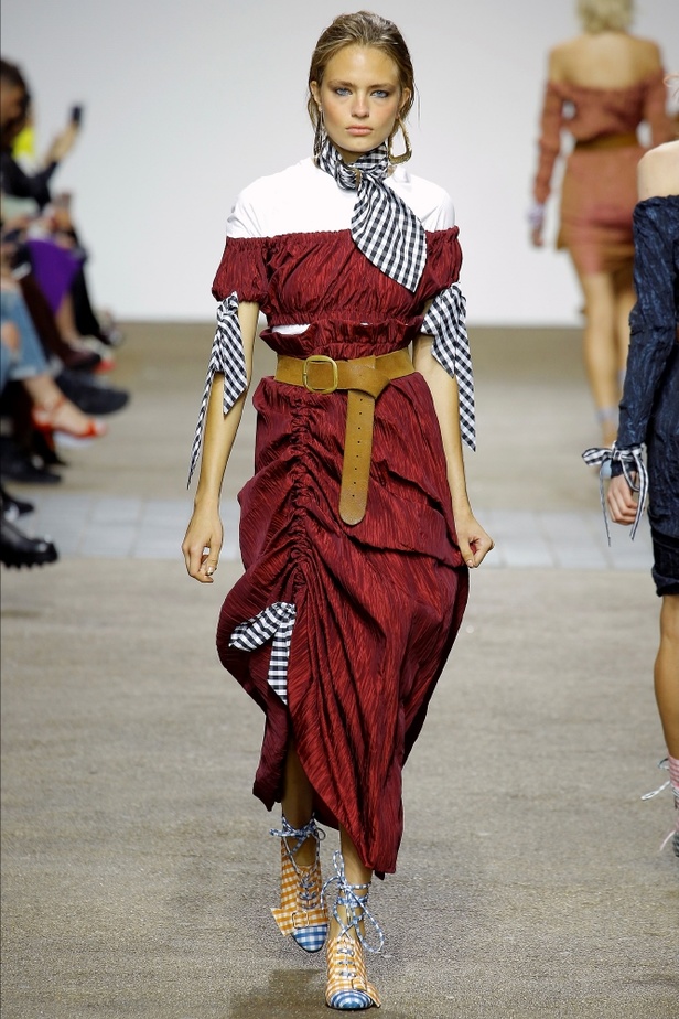 مجموعة "هاوس اوف هولاند" لربيع وصيف 2017