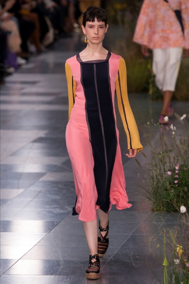 عرض أزياء "بول سميث" لموسم ربيع وصيف 2017