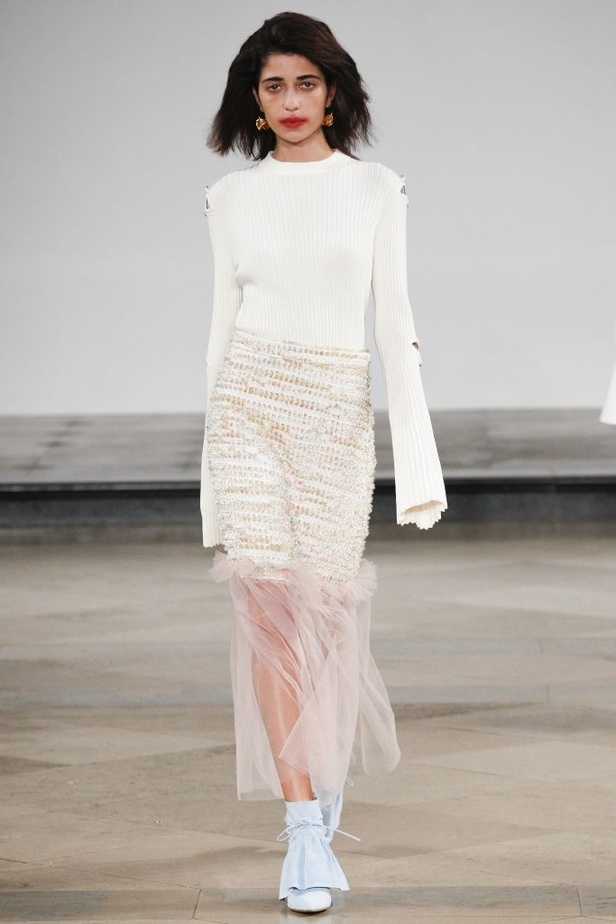 مجموعة Mother of Pearl  لربيع وصيف 2017